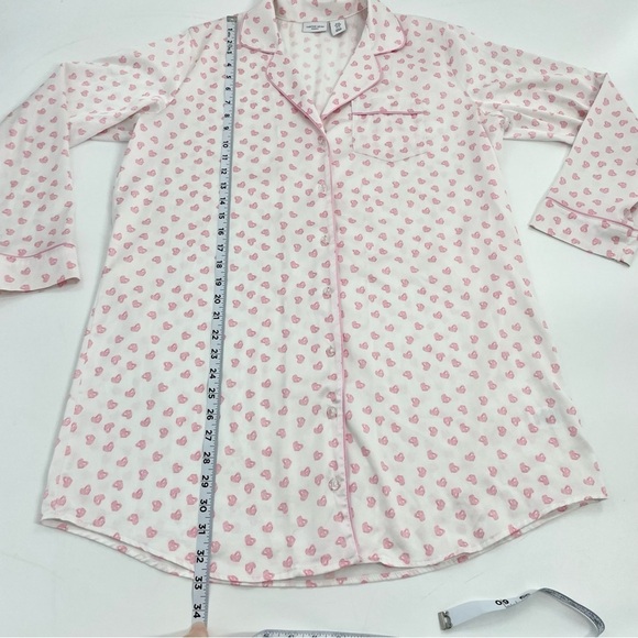 Tabitha Webb Soft Girl valentine satin button down satin sleep shirt heart print - Picture 5 of 9